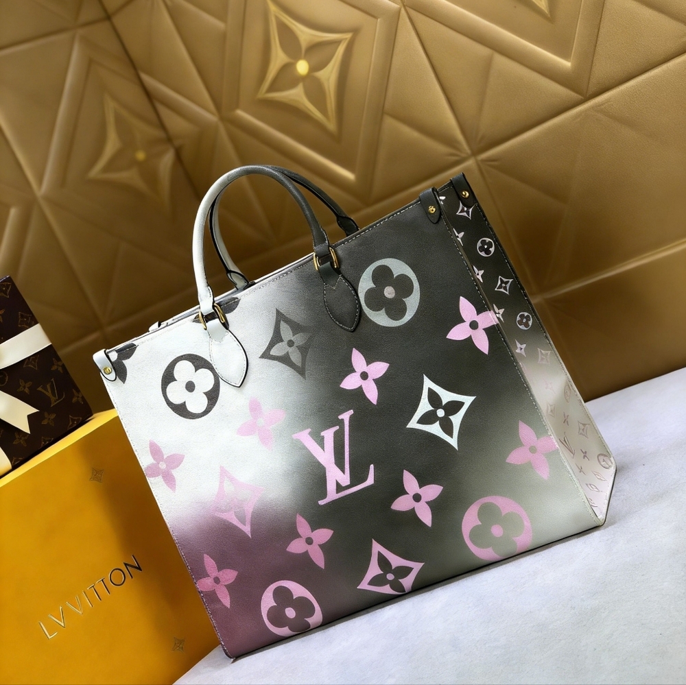 <AUTHENTIC>Louis Vuitton canvas tote bag in White - Picture 2 of 6